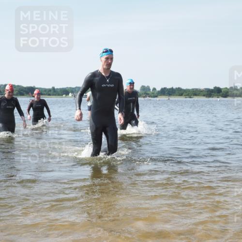 22.06.2025 - Viking Triathlon KatJ http://msf.ph/oto/8118638 22.06.2025 10:45:58 Schwimmen 217, 342, 360, 372, 425, 468, 525, 615, 621, 633, 647 meine-sportfotos.de