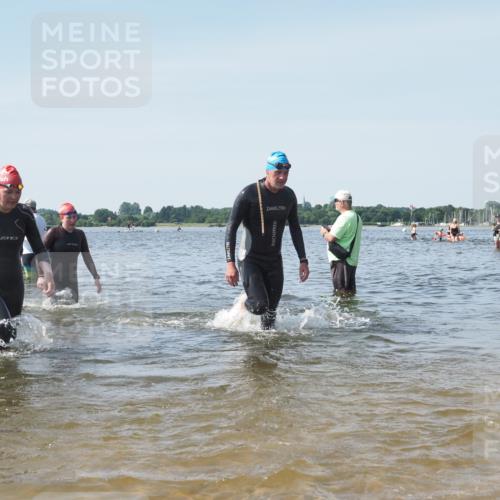 22.06.2025 - Viking Triathlon KatJ http://msf.ph/oto/8118675 22.06.2025 10:46:02 Schwimmen 217, 342, 360, 372, 468, 525, 615, 621, 633, 647 meine-sportfotos.de