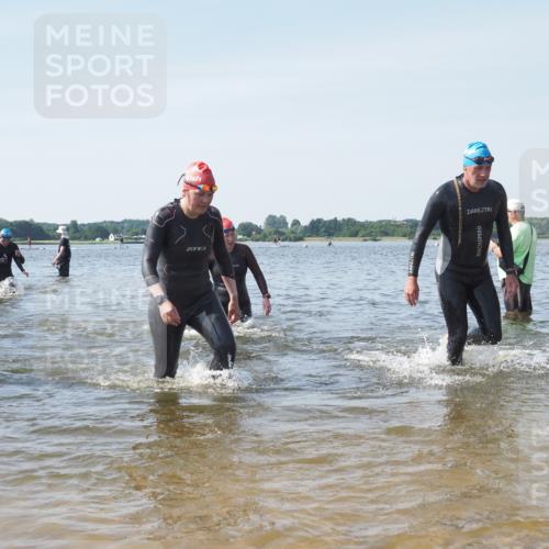 22.06.2025 - Viking Triathlon KatJ http://msf.ph/oto/8118682 22.06.2025 10:46:02 Schwimmen 217, 342, 360, 372, 468, 525, 615, 621, 633, 647 meine-sportfotos.de