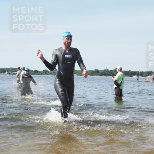22.06.2025 - Viking Triathlon KatJ http://msf.ph/oto/8118813 22.06.2025 10:46:09 Schwimmen 121, 144, 213, 217, 342, 468, 525, 615, 621, 647 meine-sportfotos.de