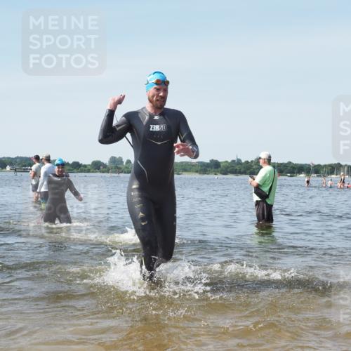 22.06.2025 - Viking Triathlon KatJ http://msf.ph/oto/8118819 22.06.2025 10:46:09 Schwimmen 121, 144, 213, 217, 342, 468, 525, 615, 621, 647 meine-sportfotos.de