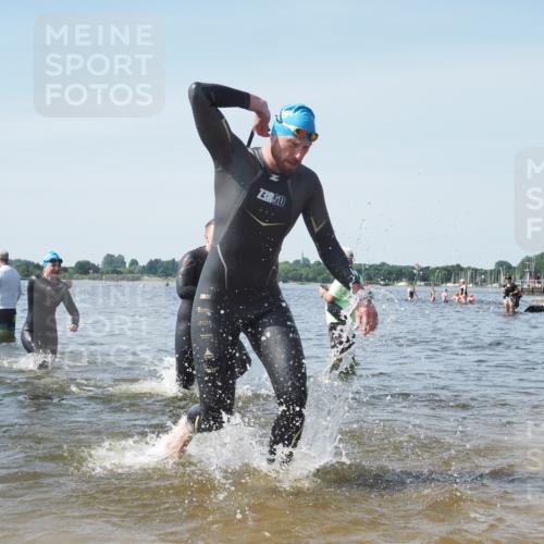 22.06.2025 - Viking Triathlon KatJ http://msf.ph/oto/8118836 22.06.2025 10:46:09 Schwimmen 121, 144, 213, 217, 342, 468, 525, 615, 621, 647 meine-sportfotos.de