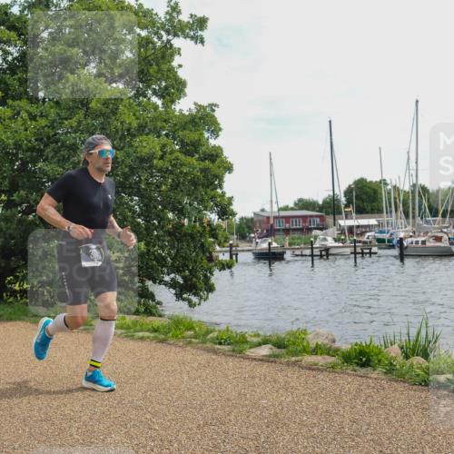 22.06.2025 - Viking Triathlon KatJ http://msf.ph/oto/8118845 22.06.2025 13:31:48 Laufen 324, 370 meine-sportfotos.de