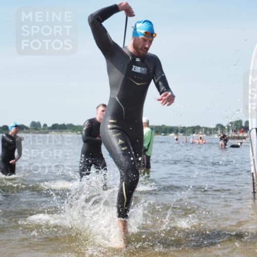 22.06.2025 - Viking Triathlon KatJ http://msf.ph/oto/8118846 22.06.2025 10:46:10 Schwimmen 121, 144, 213, 217, 342, 525, 615, 647 meine-sportfotos.de