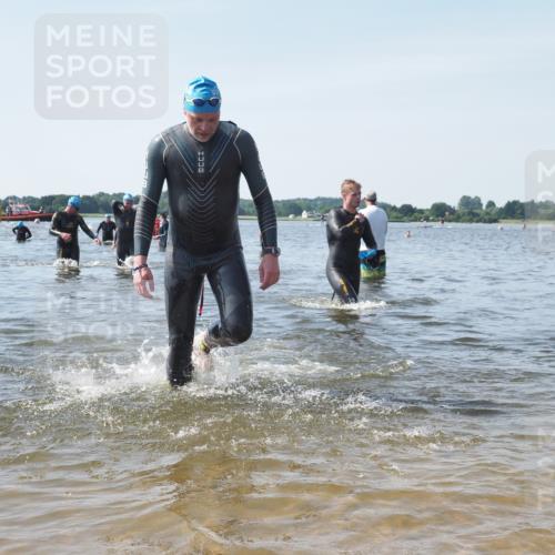 22.06.2025 - Viking Triathlon KatJ http://msf.ph/oto/8118940 22.06.2025 10:46:19 Schwimmen 121, 144, 213, 225, 406, 647 meine-sportfotos.de