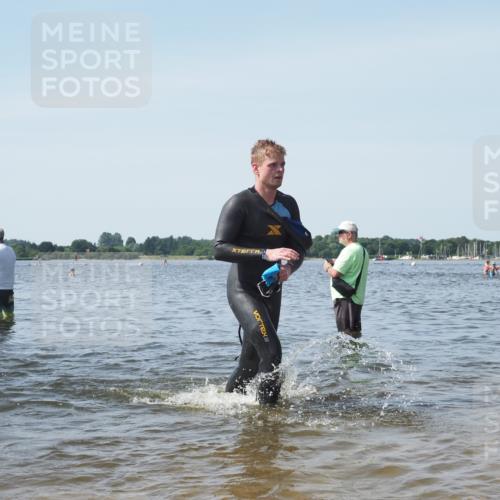 22.06.2025 - Viking Triathlon KatJ http://msf.ph/oto/8118955 22.06.2025 10:46:23 Schwimmen 60, 121, 144, 213, 225, 406 meine-sportfotos.de