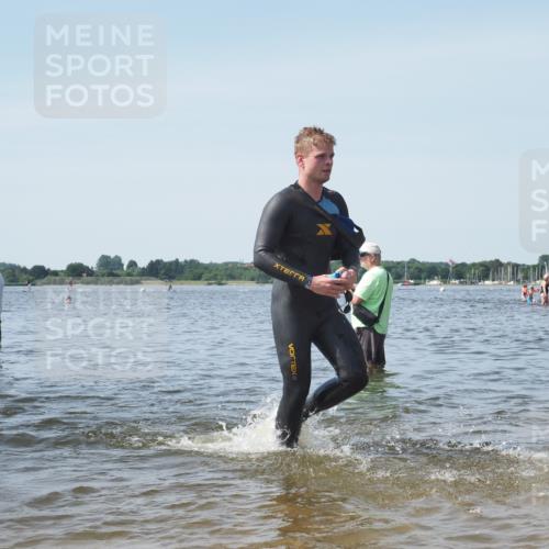 22.06.2025 - Viking Triathlon KatJ http://msf.ph/oto/8118964 22.06.2025 10:46:23 Schwimmen 60, 121, 144, 213, 225, 406 meine-sportfotos.de