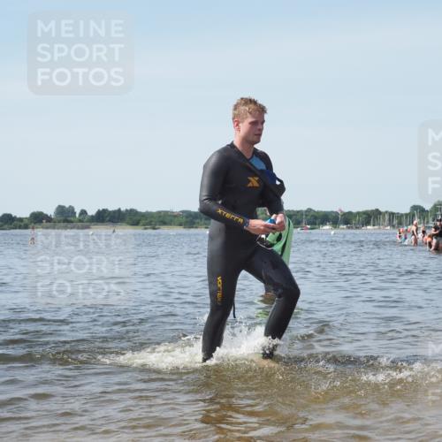 22.06.2025 - Viking Triathlon KatJ http://msf.ph/oto/8118970 22.06.2025 10:46:23 Schwimmen 60, 121, 144, 213, 225, 406 meine-sportfotos.de