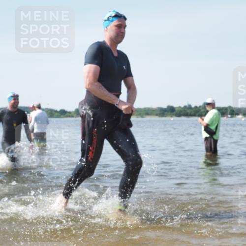 22.06.2025 - Viking Triathlon KatJ http://msf.ph/oto/8119043 22.06.2025 10:46:27 Schwimmen 60, 213, 225, 333, 406, 479 meine-sportfotos.de