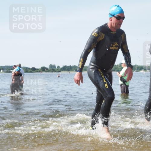22.06.2025 - Viking Triathlon KatJ http://msf.ph/oto/8119109 22.06.2025 10:46:30 Schwimmen 60, 143, 225, 333, 406, 479 meine-sportfotos.de
