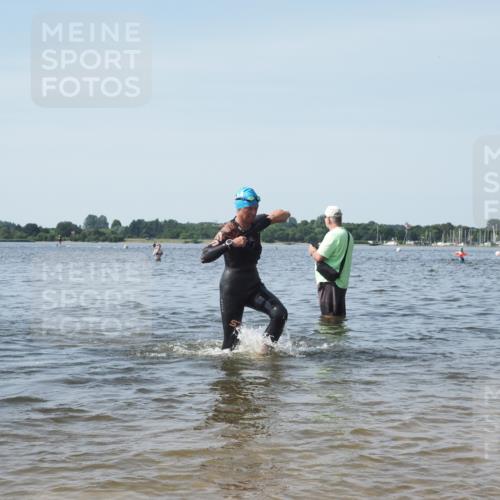22.06.2025 - Viking Triathlon KatJ http://msf.ph/oto/8119127 22.06.2025 10:46:35 Schwimmen 60, 143, 206, 333, 479 meine-sportfotos.de