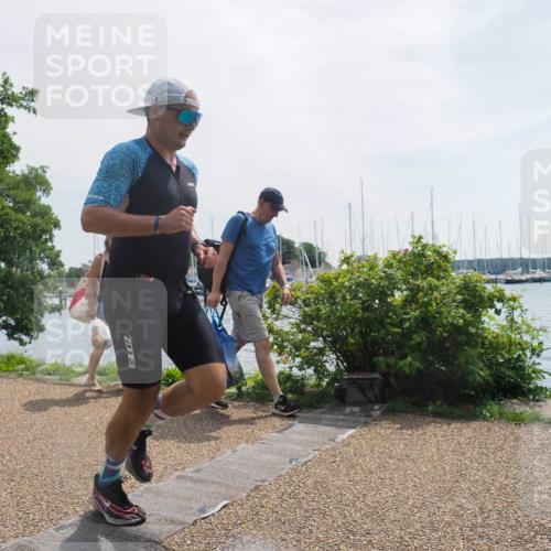 22.06.2025 - Viking Triathlon KatJ http://msf.ph/oto/8119153 22.06.2025 12:57:19 Laufen 458 meine-sportfotos.de