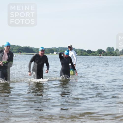 22.06.2025 - Viking Triathlon KatJ http://msf.ph/oto/8119174 22.06.2025 10:46:39 Schwimmen 60, 143, 206, 333, 479, 498, 515 meine-sportfotos.de