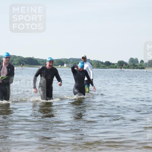 22.06.2025 - Viking Triathlon KatJ http://msf.ph/oto/8119180 22.06.2025 10:46:40 Schwimmen 60, 143, 206, 333, 479, 498, 515 meine-sportfotos.de