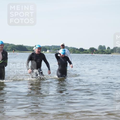 22.06.2025 - Viking Triathlon KatJ http://msf.ph/oto/8119194 22.06.2025 10:46:40 Schwimmen 60, 143, 206, 333, 479, 498, 515 meine-sportfotos.de