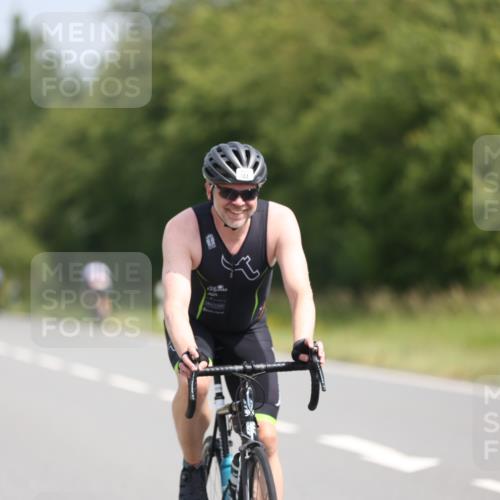 22.06.2025 - Viking Triathlon Yannick Fuchs http://msf.ph/oto/8119195 22.06.2025 11:44:15 Radfahren 121, 144, 471, 543 meine-sportfotos.de