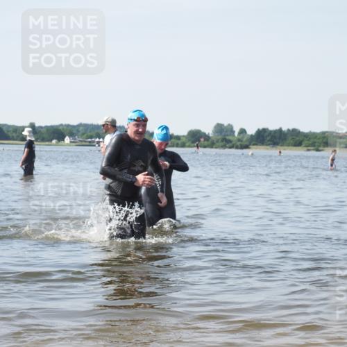 22.06.2025 - Viking Triathlon KatJ http://msf.ph/oto/8119213 22.06.2025 10:46:41 Schwimmen 60, 143, 206, 333, 479, 498, 515 meine-sportfotos.de