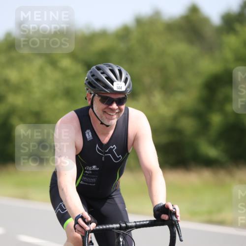 22.06.2025 - Viking Triathlon Yannick Fuchs http://msf.ph/oto/8119221 22.06.2025 11:44:15 Radfahren 121, 144, 471, 543 meine-sportfotos.de