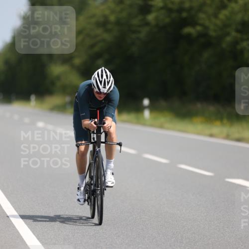 22.06.2025 - Viking Triathlon Yannick Fuchs http://msf.ph/oto/8119367 22.06.2025 11:44:38 Radfahren 24, 85, 114, 164, 204, 228, 313, 473, 540, 552, 603 meine-sportfotos.de
