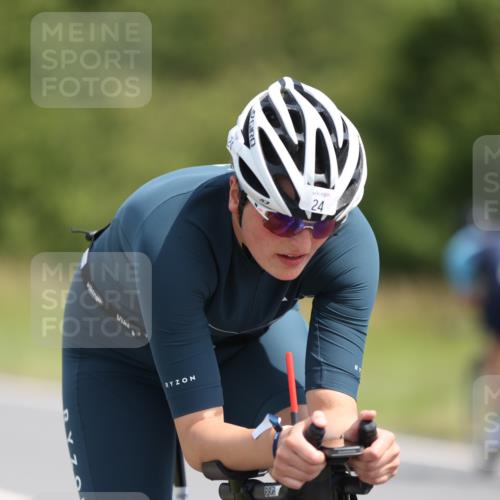 22.06.2025 - Viking Triathlon Yannick Fuchs http://msf.ph/oto/8119409 22.06.2025 11:44:40 Radfahren 24, 85, 114, 164, 204, 228, 313, 366, 473, 540, 552, 603 meine-sportfotos.de