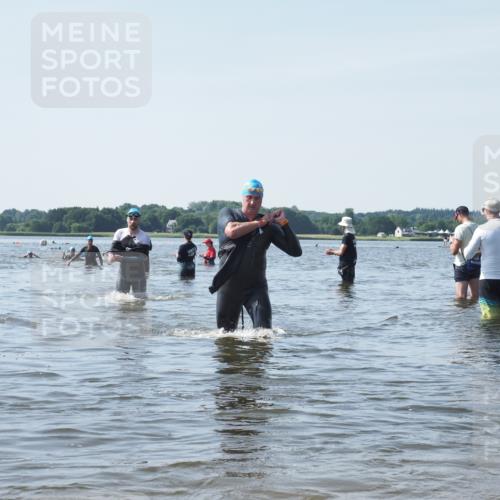 22.06.2025 - Viking Triathlon KatJ http://msf.ph/oto/8119420 22.06.2025 10:46:59 Schwimmen 36, 378, 498 meine-sportfotos.de
