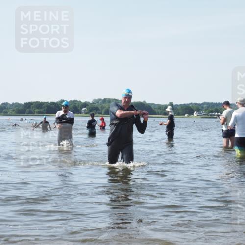 22.06.2025 - Viking Triathlon KatJ http://msf.ph/oto/8119424 22.06.2025 10:46:59 Schwimmen 36, 378, 498 meine-sportfotos.de