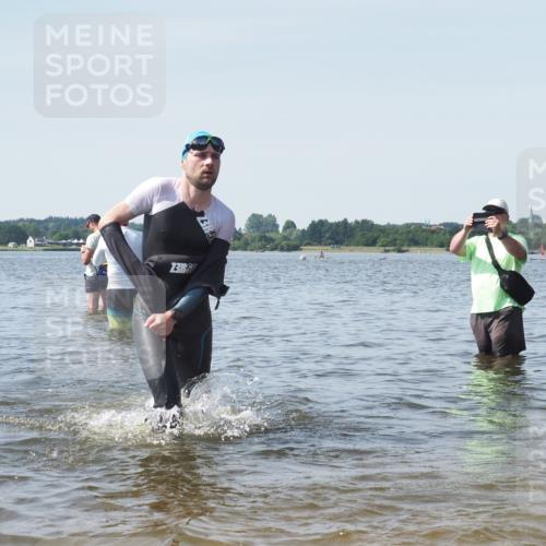 22.06.2025 - Viking Triathlon KatJ http://msf.ph/oto/8119492 22.06.2025 10:47:08 Schwimmen 36, 51, 74, 378, 421 meine-sportfotos.de