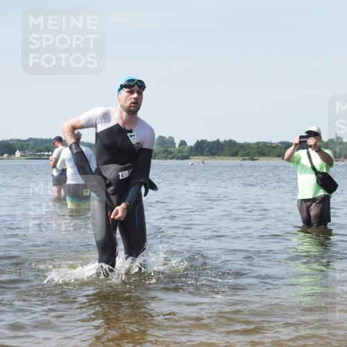 22.06.2025 - Viking Triathlon KatJ http://msf.ph/oto/8119499 22.06.2025 10:47:08 Schwimmen 36, 51, 74, 378, 421 meine-sportfotos.de