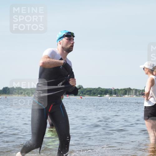 22.06.2025 - Viking Triathlon KatJ http://msf.ph/oto/8119504 22.06.2025 10:47:09 Schwimmen 36, 51, 74, 378, 421 meine-sportfotos.de