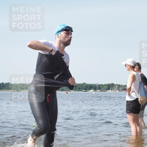 22.06.2025 - Viking Triathlon KatJ http://msf.ph/oto/8119510 22.06.2025 10:47:09 Schwimmen 36, 51, 74, 378, 421 meine-sportfotos.de