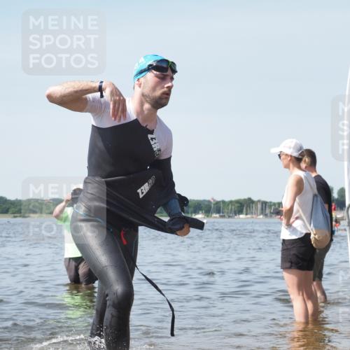 22.06.2025 - Viking Triathlon KatJ http://msf.ph/oto/8119517 22.06.2025 10:47:09 Schwimmen 36, 51, 74, 378, 421 meine-sportfotos.de