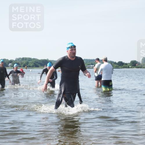 22.06.2025 - Viking Triathlon KatJ http://msf.ph/oto/8119535 22.06.2025 10:47:17 Schwimmen 51, 74, 76, 267, 421, 547 meine-sportfotos.de