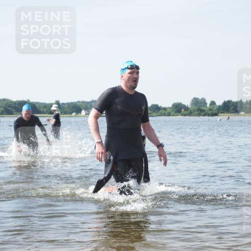 22.06.2025 - Viking Triathlon KatJ http://msf.ph/oto/8119566 22.06.2025 10:47:18 Schwimmen 51, 74, 76, 267, 421, 547 meine-sportfotos.de