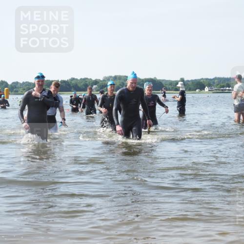 22.06.2025 - Viking Triathlon KatJ http://msf.ph/oto/8119593 22.06.2025 10:47:20 Schwimmen 51, 74, 76, 267, 421, 547 meine-sportfotos.de