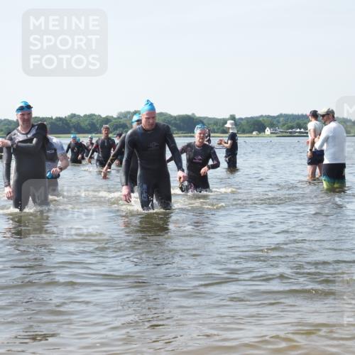 22.06.2025 - Viking Triathlon KatJ http://msf.ph/oto/8119600 22.06.2025 10:47:21 Schwimmen 51, 74, 76, 267, 421, 547 meine-sportfotos.de