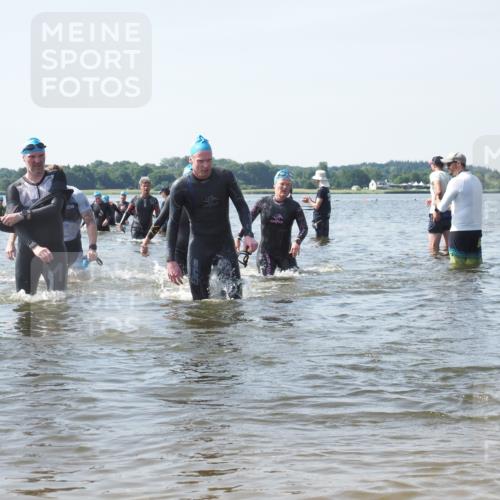 22.06.2025 - Viking Triathlon KatJ http://msf.ph/oto/8119604 22.06.2025 10:47:21 Schwimmen 51, 74, 76, 267, 421, 547 meine-sportfotos.de