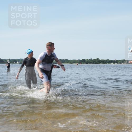 22.06.2025 - Viking Triathlon KatJ http://msf.ph/oto/8119680 22.06.2025 10:47:27 Schwimmen 23, 74, 76, 183, 267, 421, 547 meine-sportfotos.de