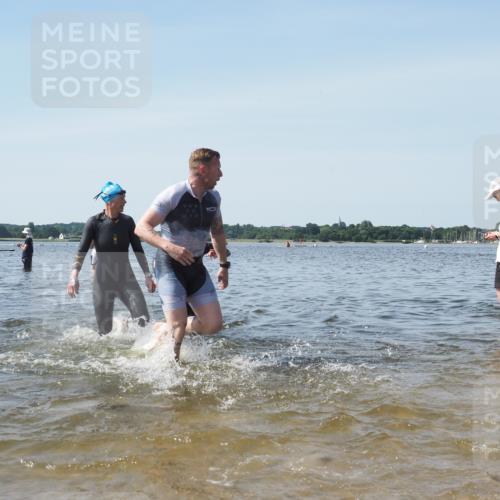 22.06.2025 - Viking Triathlon KatJ http://msf.ph/oto/8119687 22.06.2025 10:47:27 Schwimmen 23, 74, 76, 183, 267, 421, 547 meine-sportfotos.de