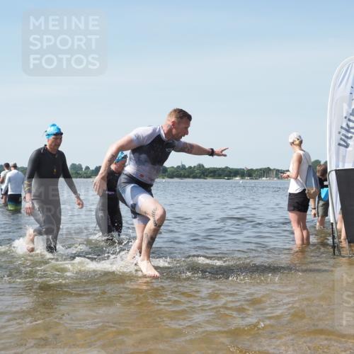 22.06.2025 - Viking Triathlon KatJ http://msf.ph/oto/8119695 22.06.2025 10:47:28 Schwimmen 23, 74, 76, 183, 267, 421, 547, 606 meine-sportfotos.de