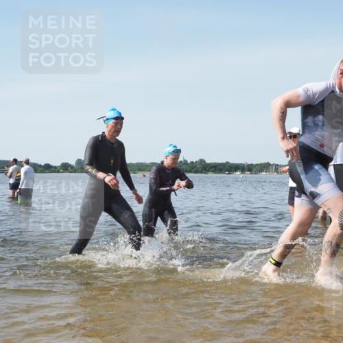 22.06.2025 - Viking Triathlon KatJ http://msf.ph/oto/8119710 22.06.2025 10:47:29 Schwimmen 23, 76, 183, 267, 547, 606 meine-sportfotos.de