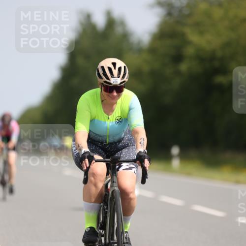 22.06.2025 - Viking Triathlon Yannick Fuchs http://msf.ph/oto/8119714 22.06.2025 11:45:20 Radfahren 178, 195, 247, 468, 526, 605, 658 meine-sportfotos.de
