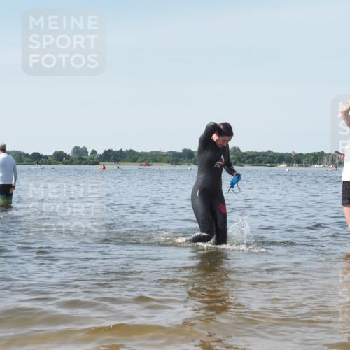22.06.2025 - Viking Triathlon KatJ http://msf.ph/oto/8119779 22.06.2025 10:47:42 Schwimmen 23, 71, 84, 183, 223, 261, 285, 452, 606 meine-sportfotos.de