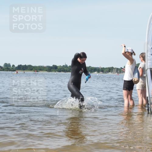 22.06.2025 - Viking Triathlon KatJ http://msf.ph/oto/8119795 22.06.2025 10:47:43 Schwimmen 23, 71, 84, 183, 223, 261, 285, 452, 606 meine-sportfotos.de