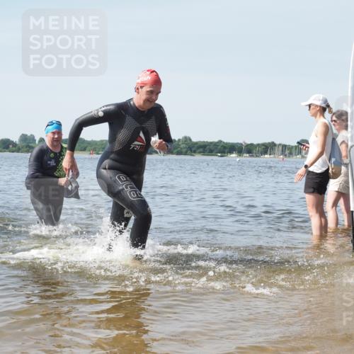 22.06.2025 - Viking Triathlon KatJ http://msf.ph/oto/8119835 22.06.2025 10:47:46 Schwimmen 71, 84, 183, 190, 223, 261, 285, 452, 606 meine-sportfotos.de