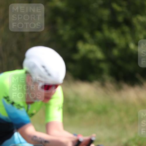 22.06.2025 - Viking Triathlon Yannick Fuchs http://msf.ph/oto/8119889 22.06.2025 11:45:40 Radfahren 10, 122, 166, 295, 321, 500, 544, 617 meine-sportfotos.de