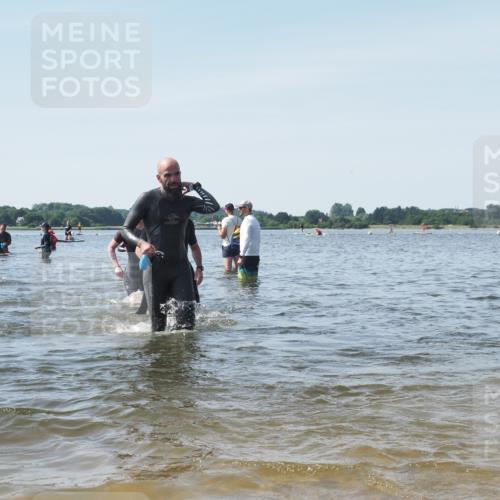 22.06.2025 - Viking Triathlon KatJ http://msf.ph/oto/8119938 22.06.2025 10:47:51 Schwimmen 71, 84, 190, 223, 261, 285, 452 meine-sportfotos.de