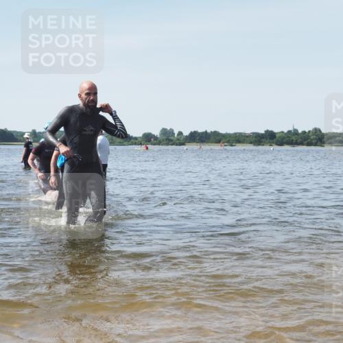 22.06.2025 - Viking Triathlon KatJ http://msf.ph/oto/8119954 22.06.2025 10:47:51 Schwimmen 71, 84, 190, 223, 261, 285, 452 meine-sportfotos.de