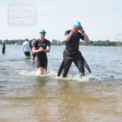 22.06.2025 - Viking Triathlon KatJ http://msf.ph/oto/8119998 22.06.2025 10:47:55 Schwimmen 84, 190, 223, 285, 452 meine-sportfotos.de