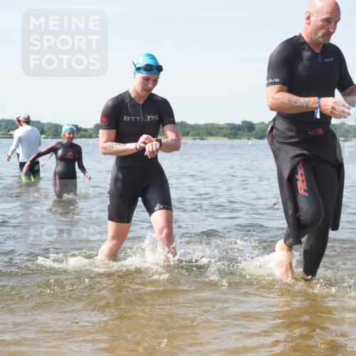 22.06.2025 - Viking Triathlon KatJ http://msf.ph/oto/8120007 22.06.2025 10:47:56 Schwimmen 84, 190, 223, 285, 452 meine-sportfotos.de