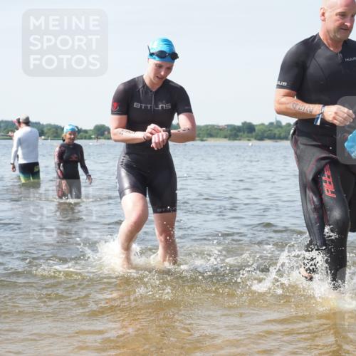 22.06.2025 - Viking Triathlon KatJ http://msf.ph/oto/8120016 22.06.2025 10:47:56 Schwimmen 84, 190, 223, 285, 452 meine-sportfotos.de